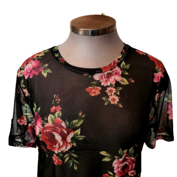 ROSES ☆ FLORAL PRINT ☆  BLACK MESH TEE ☆ 2x ☆ NWOT - Picture 3 of 9